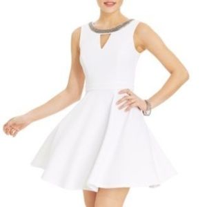 xoxo white dressesphoto